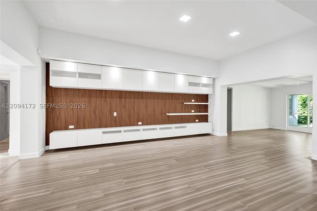 4726 Alton Rd, Miami Beach, FL 33140