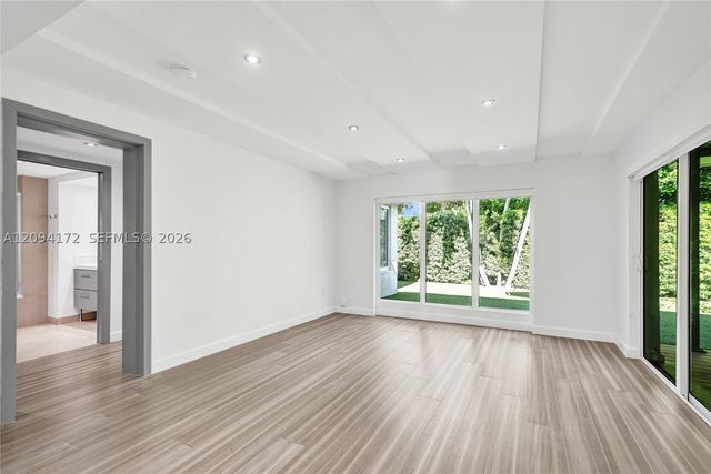 4726 Alton Rd, Miami Beach, FL 33140