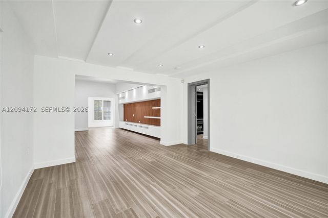 4726 Alton Rd, Miami Beach, FL 33140