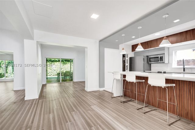 4726 Alton Rd, Miami Beach, FL 33140