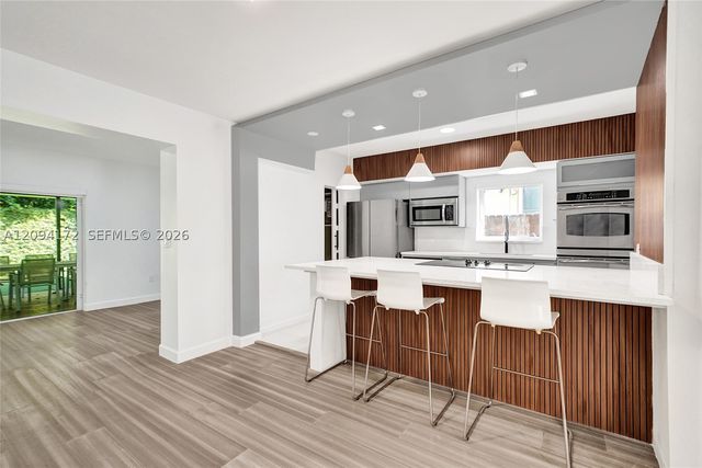 4726 Alton Rd, Miami Beach, FL 33140