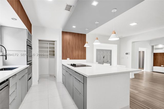 4726 Alton Rd, Miami Beach, FL 33140