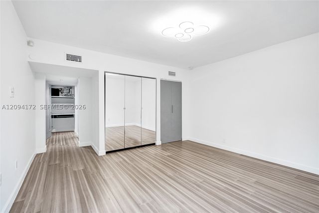 4726 Alton Rd, Miami Beach, FL 33140