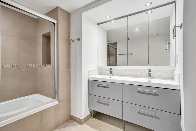 4726 Alton Rd, Miami Beach, FL 33140