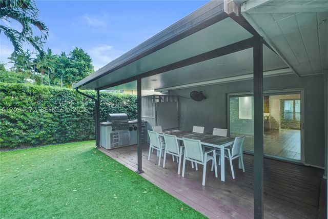 4726 Alton Rd, Miami Beach, FL 33140