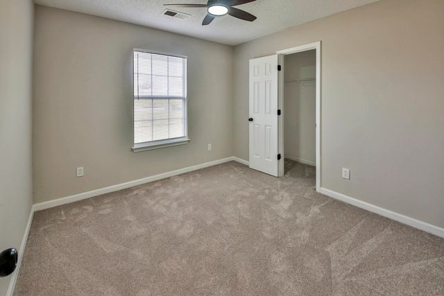 125 PINE RIDGE LN, Oakland, TN 38060