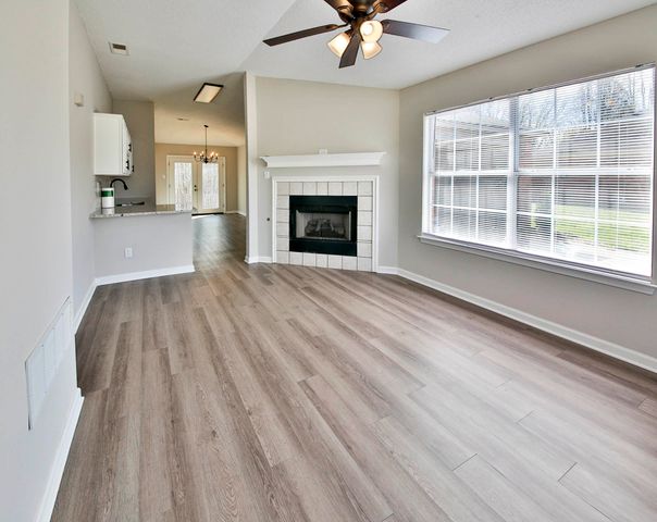 125 PINE RIDGE LN, Oakland, TN 38060