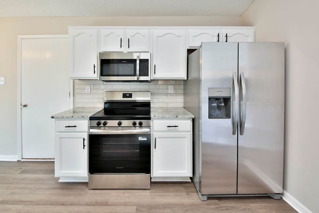 125 PINE RIDGE LN, Oakland, TN 38060