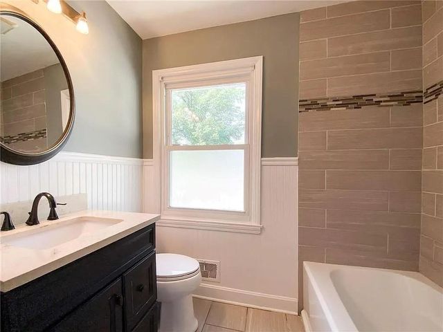 8307 Holmes Road, Kansas City, MO 64131