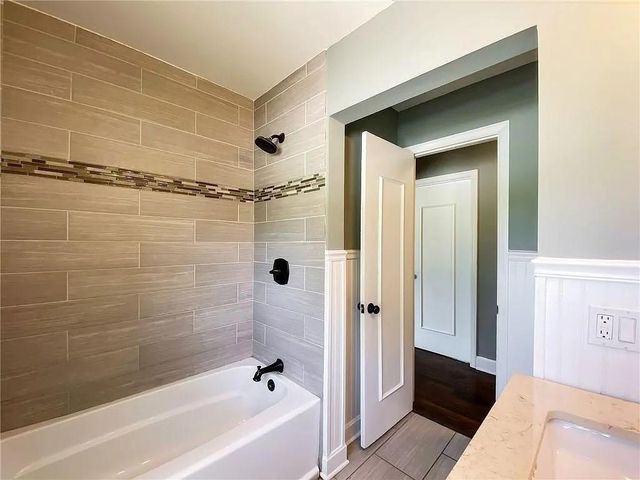 8307 Holmes Road, Kansas City, MO 64131