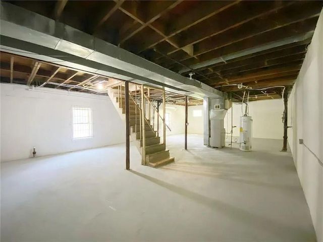 8307 Holmes Road, Kansas City, MO 64131