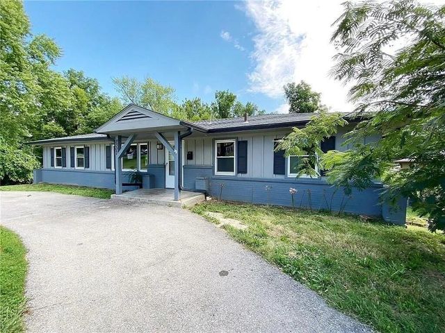 8307 Holmes Road, Kansas City, MO 64131