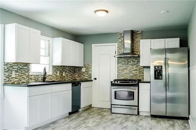 8307 Holmes Road, Kansas City, MO 64131