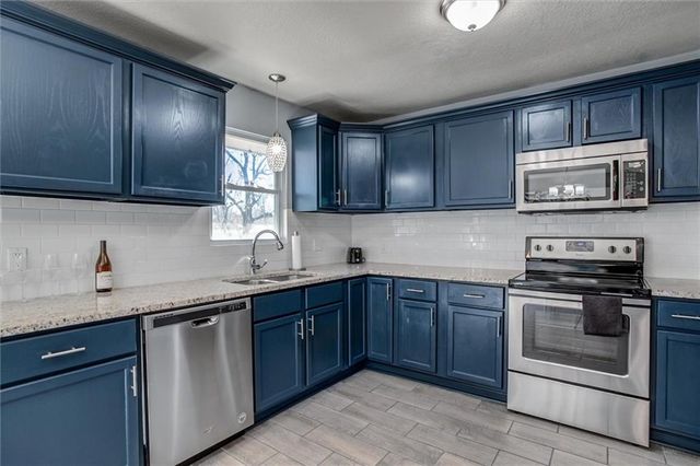 7917 E 117th Street, Kansas City, MO 64134