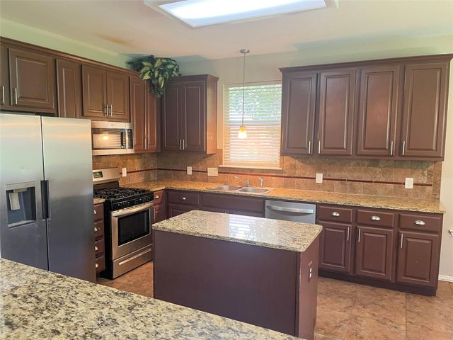 140 Pecanwood S, Kyle, TX 78640