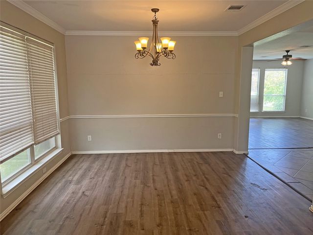 140 Pecanwood S, Kyle, TX 78640
