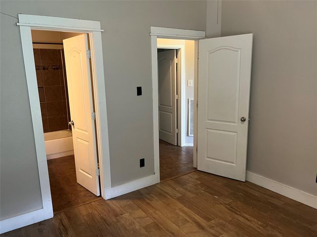 140 Pecanwood S, Kyle, TX 78640