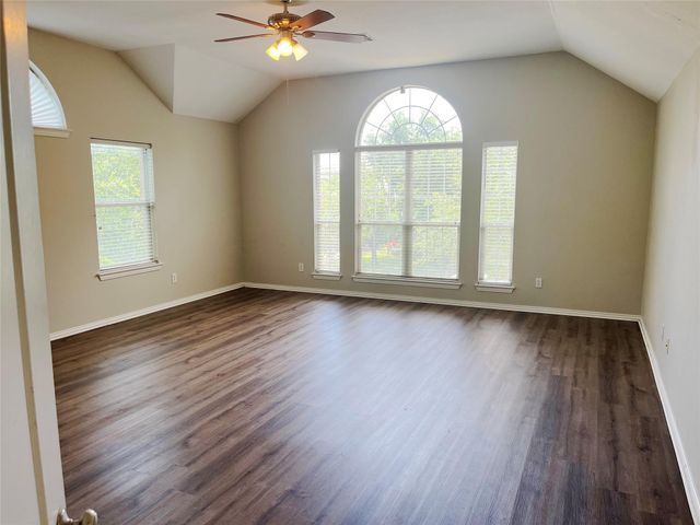 140 Pecanwood S, Kyle, TX 78640