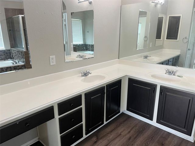140 Pecanwood S, Kyle, TX 78640