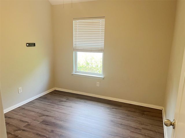 140 Pecanwood S, Kyle, TX 78640