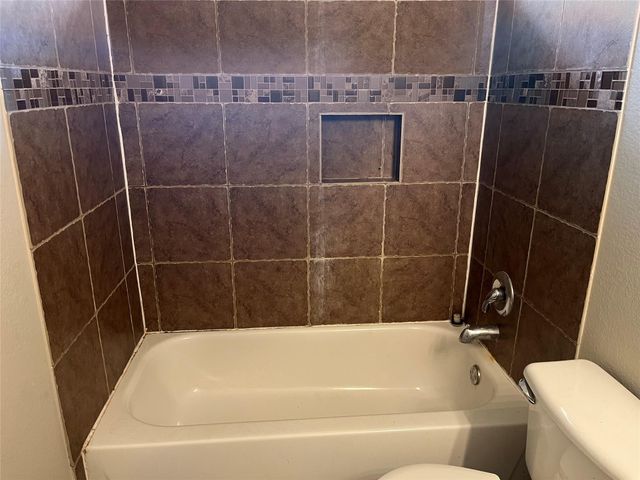 140 Pecanwood S, Kyle, TX 78640