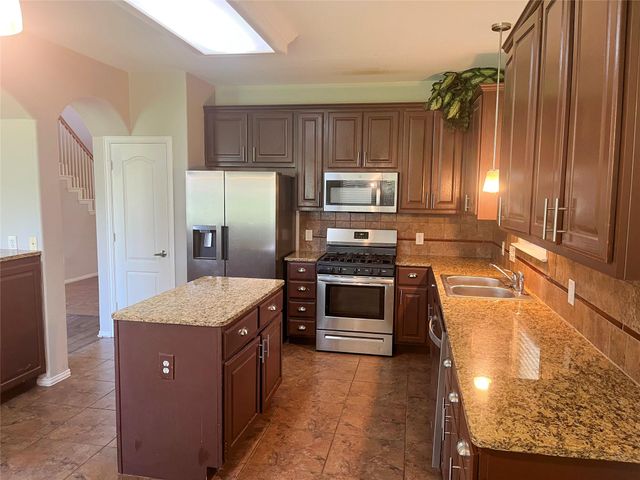 140 Pecanwood S, Kyle, TX 78640