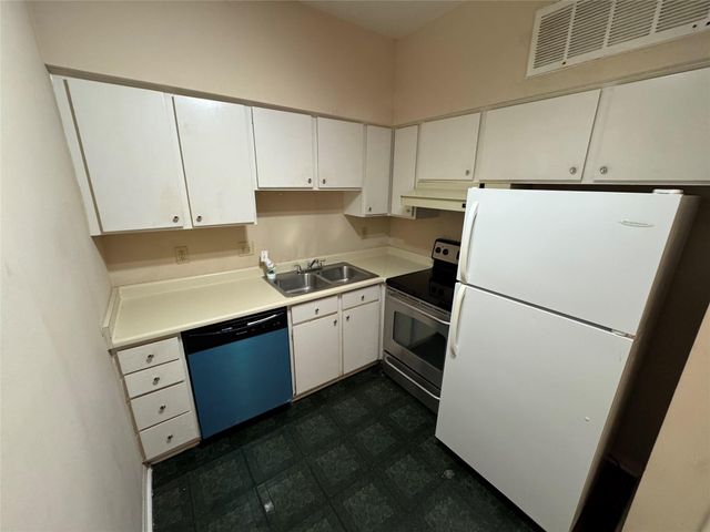 2100 Tanglewilde 344, Houston, TX 77063