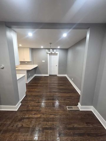 9144 S Dobson Avenue, Chicago, IL 60619