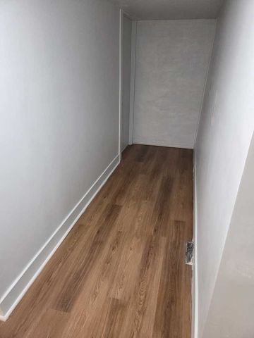 9144 S Dobson Avenue, Chicago, IL 60619