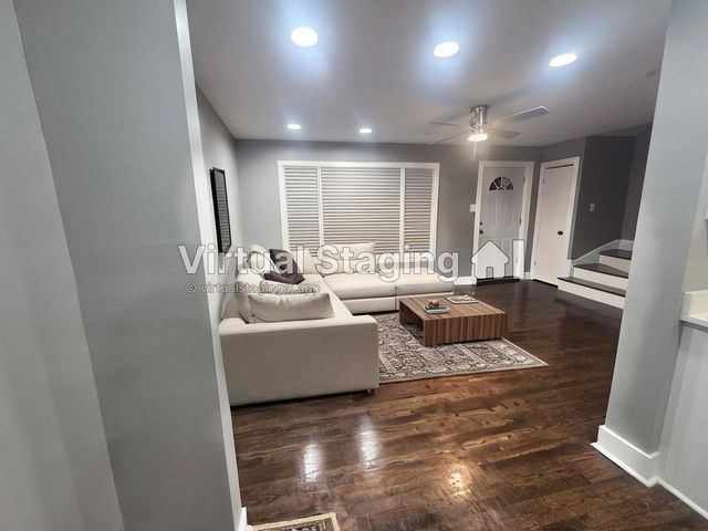 9144 S Dobson Avenue, Chicago, IL 60619