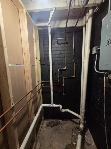 9144 S Dobson Avenue, Chicago, IL 60619