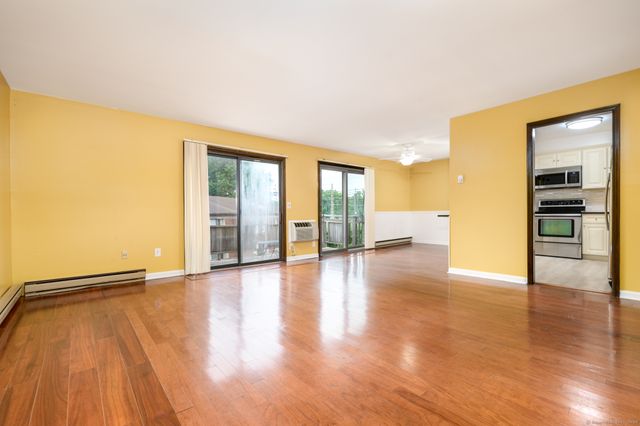 22 Radio Place APT 10, Stamford, CT 06906