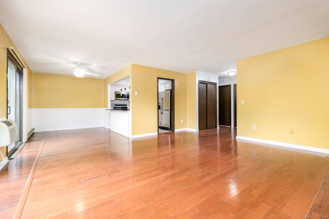 22 Radio Place APT 10, Stamford, CT 06906