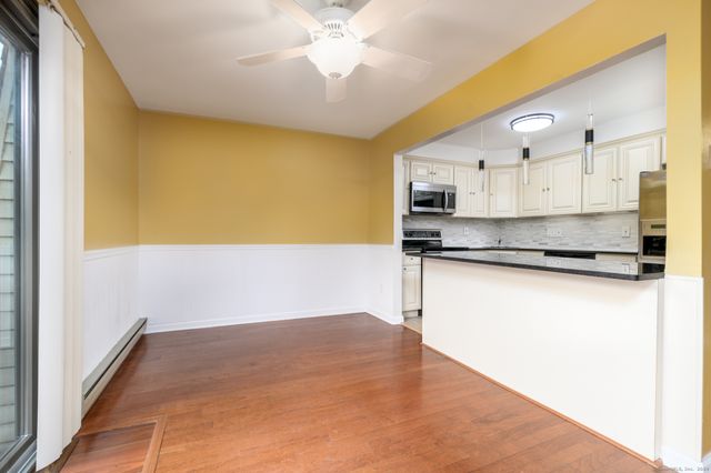 22 Radio Place APT 10, Stamford, CT 06906