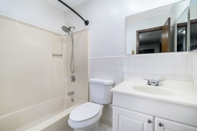 22 Radio Place APT 10, Stamford, CT 06906