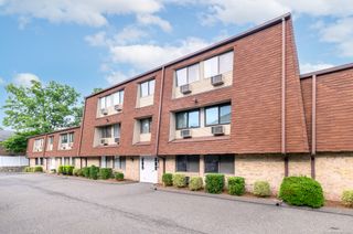 22 Radio Place APT 10, Stamford, CT 06906