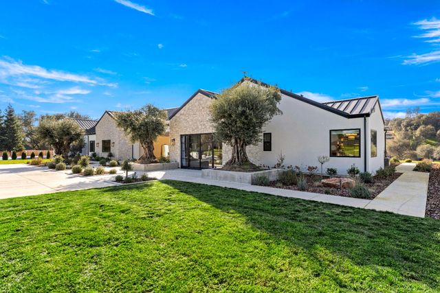 2735 Rattlesnake Rd, Newcastle, CA 95658