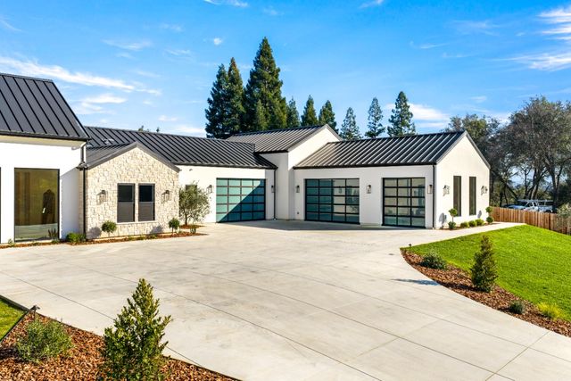 2735 Rattlesnake Rd, Newcastle, CA 95658