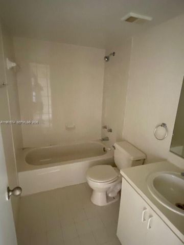 8560 SW 212th St 305, Cutler Bay, FL 33189