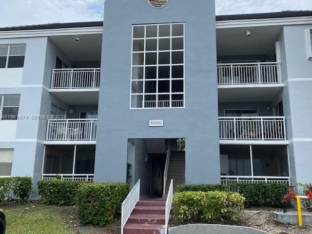 8560 SW 212th St 305, Cutler Bay, FL 33189