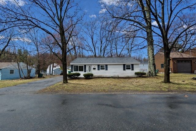 36 Candice Street, Clinton, MA 01510