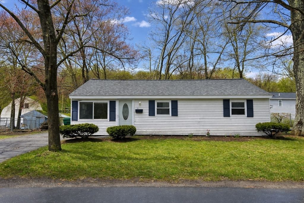 36 Candice Street, Clinton, MA 01510