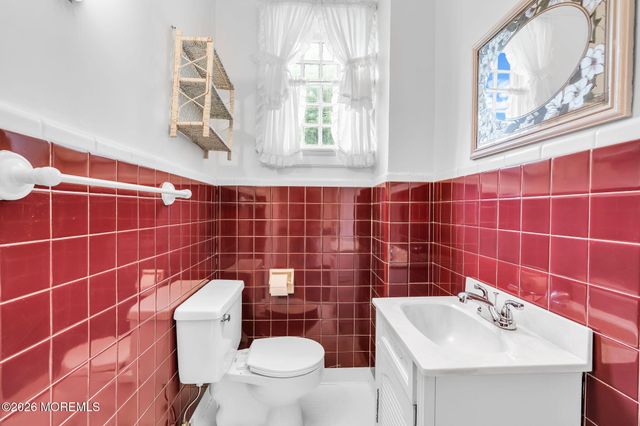 26 Bridlemere Avenue, Interlaken, NJ 07712