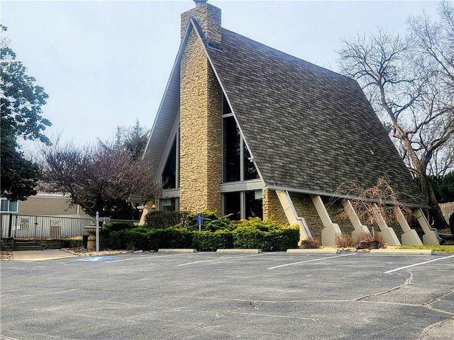 10217 Conser Street, Overland Park, KS 66212