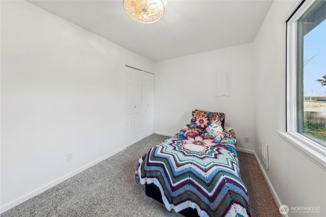 6505 Stewart Avenue E, Puyallup, WA 98371