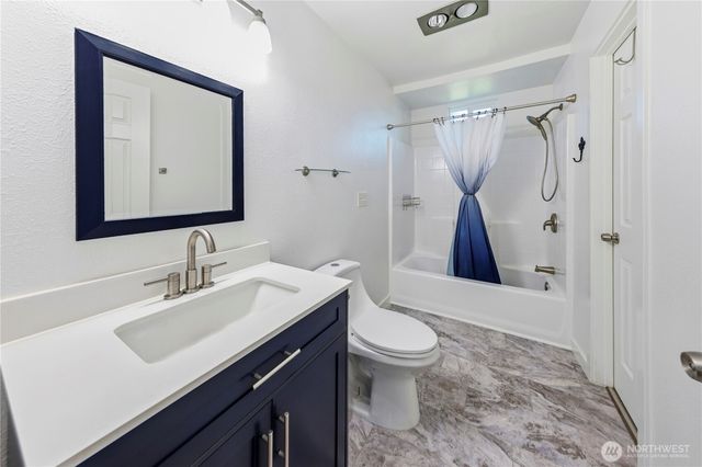 6505 Stewart Avenue E, Puyallup, WA 98371