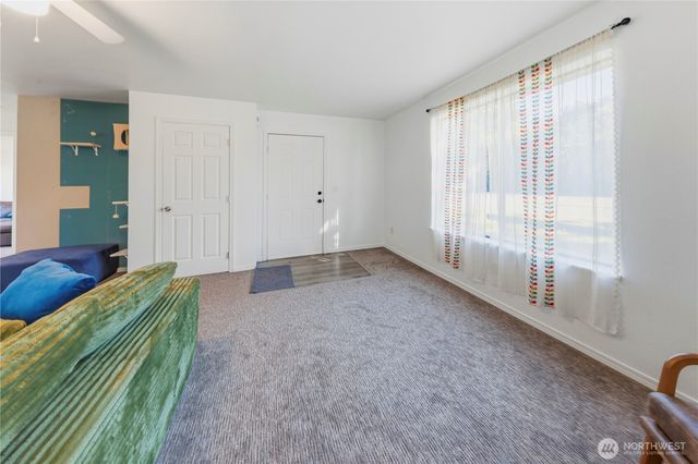 6505 Stewart Avenue E, Puyallup, WA 98371