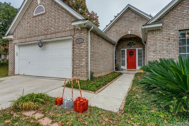 3011 Fall Crest Dr., San Antonio, TX 78247
