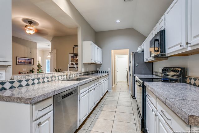 3011 Fall Crest Dr., San Antonio, TX 78247