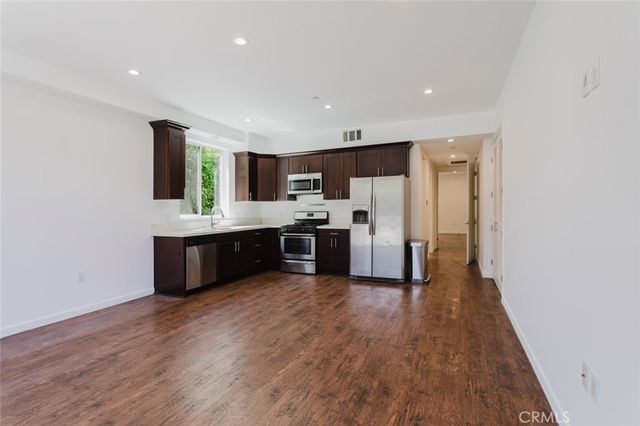 13551 Burbank Boulevard 1, Burbank, CA 91401
